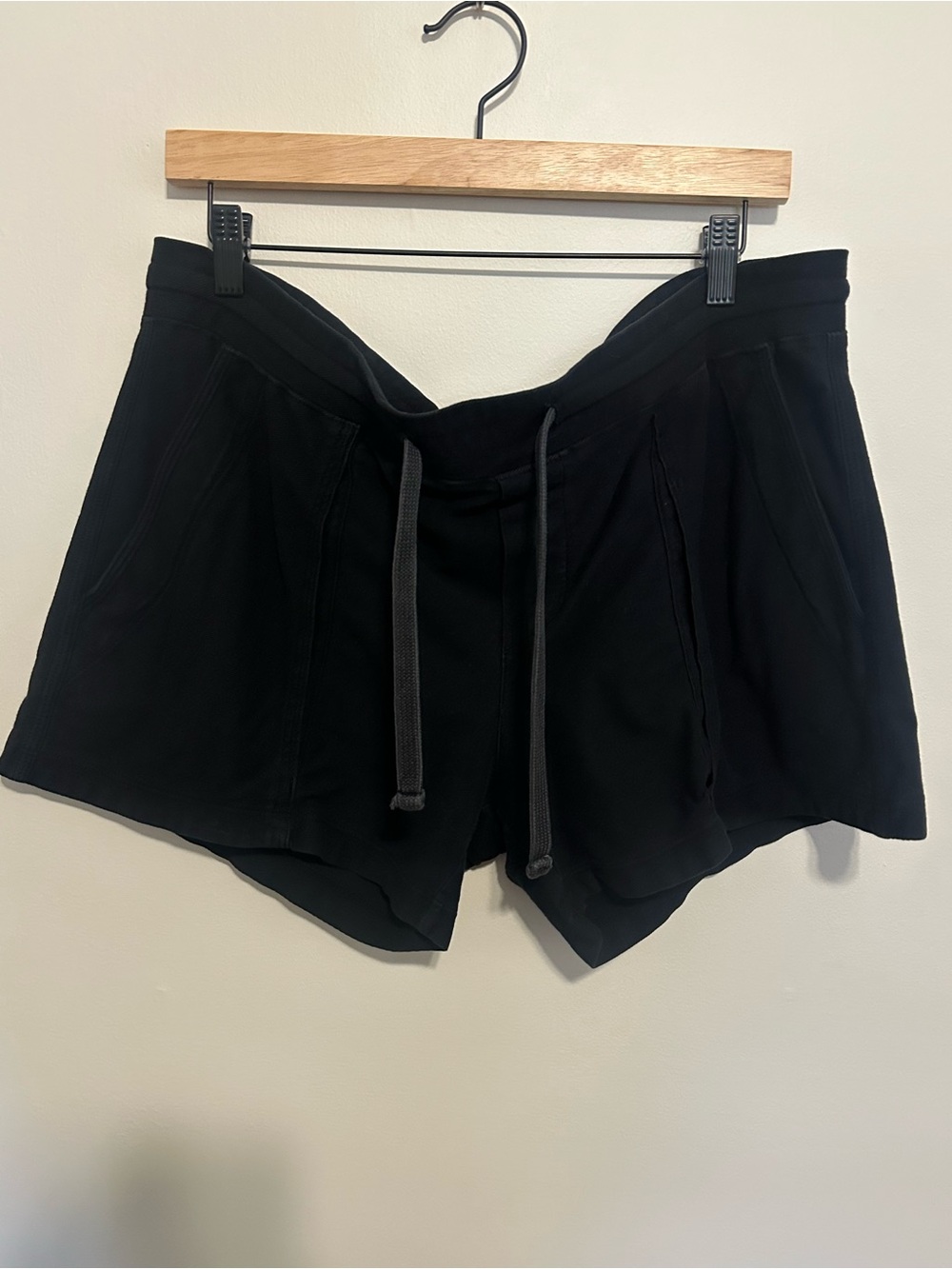 James Perse Drawstring Shorts - Picture 3 of 10
